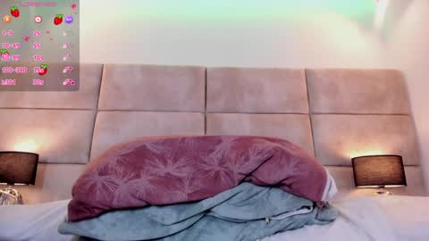 Snapshot of eevee_taylor chatting on February 3, 7:00 pm Eevee online show from February 3, 7:00 pm