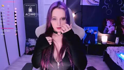 Snapshot of effie_lee chatting on December 23, 8:45 am Effie online show from December 23, 8:45 am