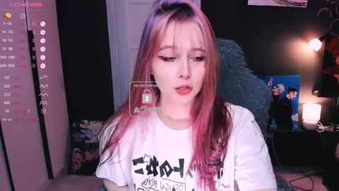 Snapshot of effie_lee chatting on January 19, 9:46 am Effie online show from January 19, 9:46 am