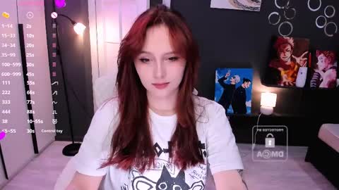 Snapshot of effie_lee chatting on April 4, 8:45 am Effie online show from April 4, 8:45 am