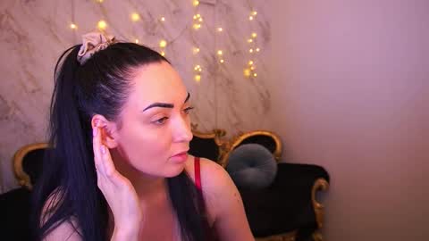 effie_luvv online show from February 8, 12:41 pm