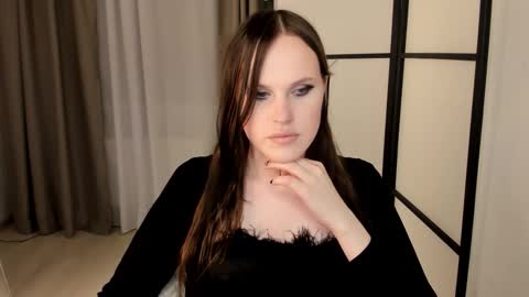 Effie Mur online show from March 13, 9:32 pm