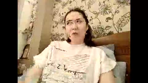 Effy online show from April 26, 1:31 pm
