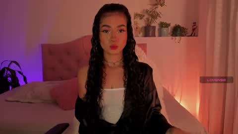 Snapshot of effy_cb chatting on January 10, 7:14 am effy online show from January 10, 7:14 am