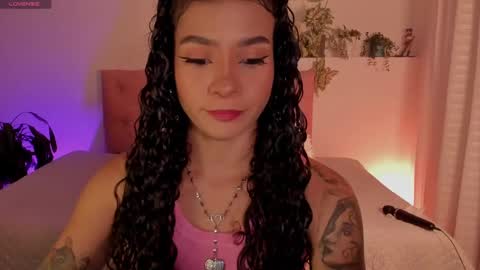 Snapshot of effy_cb chatting on February 19, 9:06 am effy online show from February 19, 9:06 am
