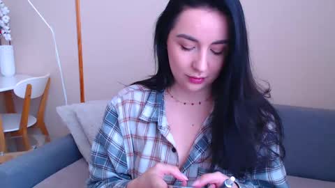 Snapshot of effy_m chatting on December 17, 9:50 am Effy online show from December 17, 9:50 am