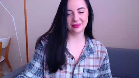 Snapshot of effy_m chatting on January 6, 9:52 am Effy online show from January 6, 9:52 am