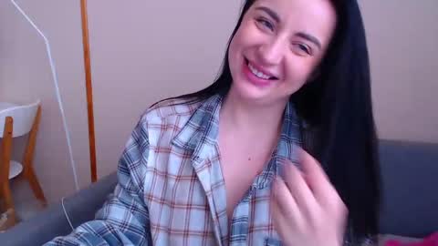 Snapshot of effy_m chatting on January 6, 12:57 pm Effy online show from January 6, 12:57 pm