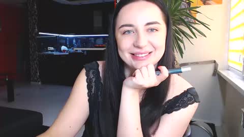 Snapshot of effy_m chatting on January 22, 11:45 am Effy online show from January 22, 11:45 am
