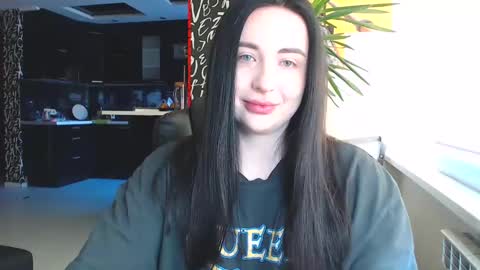 Snapshot of effy_m chatting on February 19, 11:49 am Effy online show from February 19, 11:49 am