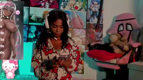 effy_marinn online show from December 18, 6:19 am