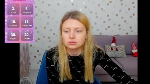 Snapshot of effyangel chatting on December 2, 11:01 am Effy online show from December 2, 11:01 am