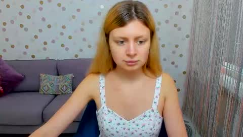 Snapshot of effyangel chatting on December 10, 12:27 pm Effy online show from December 10, 12:27 pm