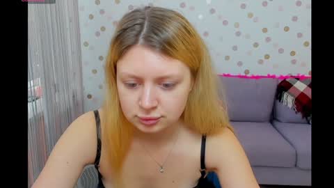 Snapshot of effyangel chatting on December 18, 8:53 am Effy online show from December 18, 8:53 am