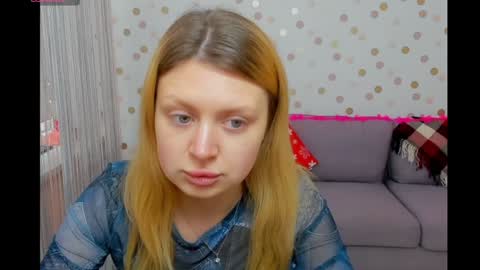 Snapshot of effyangel chatting on December 19, 7:51 am Effy online show from December 19, 7:51 am