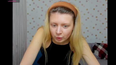 Snapshot of effyangel chatting on December 27, 12:56 pm Effy online show from December 27, 12:56 pm