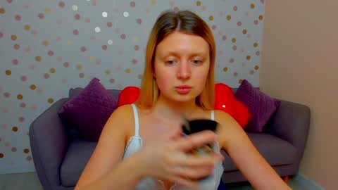 Snapshot of effyangel chatting on January 31, 3:22 pm Effy online show from January 31, 3:22 pm
