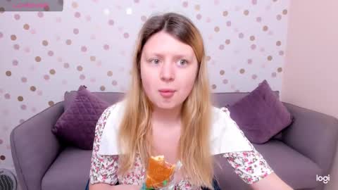 Snapshot of effyangel chatting on February 7, 6:03 am Effy online show from February 7, 6:03 am