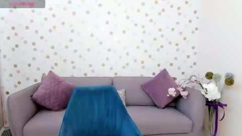 Snapshot of effyangel chatting on February 19, 6:33 am Effy online show from February 19, 6:33 am