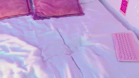 Snapshot of effyevans2 chatting on February 26, 4:14 am - new video where i CUM in BIO online show from February 26, 4:14 am