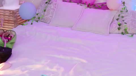 Snapshot of effyevans2 chatting on September 12, 4:12 am - new video where i CUM in BIO online show from September 12, 4:12 am