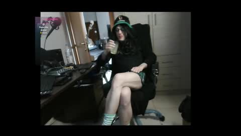 Snapshot of efi_crossou chatting on March 19, 11:53 pm efi_crossou online show from March 19, 11:53 pm