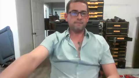 Snapshot of eguevara555500 chatting on April 15, 12:12 pm SilverBulture online show from April 15, 12:12 pm
