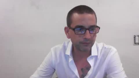 Snapshot of eguevara555500 chatting on April 18, 9:46 am SilverBulture online show from April 18, 9:46 am