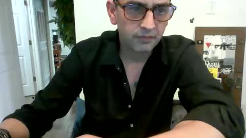 Snapshot of eguevara555500 chatting on April 30, 11:38 am SilverBulture online show from April 30, 11:38 am