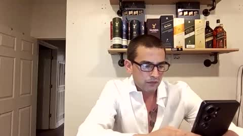 Snapshot of eguevara555500 chatting on May 6, 7:35 am SilverBulture online show from May 6, 7:35 am