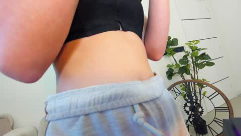 Snapshot of ehotlovea chatting on January 12, 2:14 am Erik and Alice online show from January 12, 2:14 am