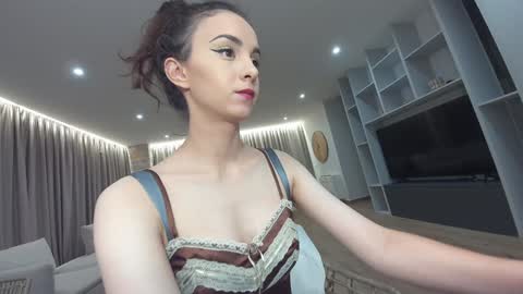 Snapshot of ehotlovea chatting on October 9, 12:08 am Erik and Alice online show from October 9, 12:08 am