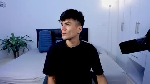 eiden_allenx1 online show from January 5, 8:43 am