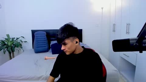 eiden_allenx1 online show from January 5, 11:48 am
