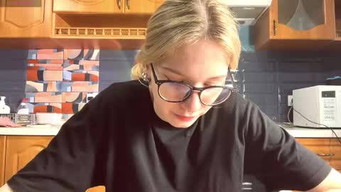 eileencrowday online show from May 6, 3:35 am