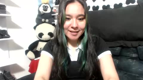 Snapshot of eilish_12 chatting on July 29, 7:06 am eilish_12 online show from July 29, 7:06 am