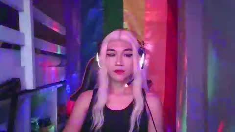 Snapshot of eimii18 chatting on April 7, 2:12 am Eimi online show from April 7, 2:12 am