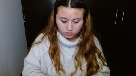 EIMY   MODEL INDEPENDENT online show from December 6, 10:38 am