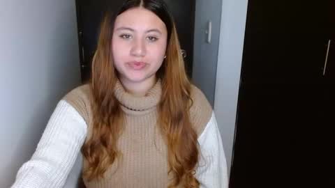 EIMY   MODEL INDEPENDENT online show from February 17, 4:42 am