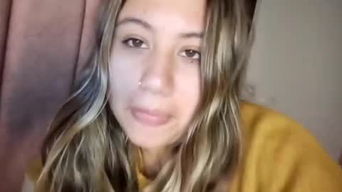 EIMY   MODEL INDEPENDENT online show from October 10, 1:59 am