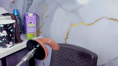 Eimy online show from February 7, 8:56 pm