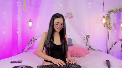 eimy_rosse18 online show from April 25, 1:14 pm