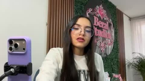 eimy_rosse18 online show from May 4, 1:18 pm