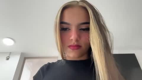eimy_rosse18 online show from May 8, 1:49 pm
