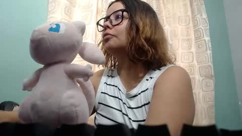 eimy_saenzz online show from May 3, 4:24 pm
