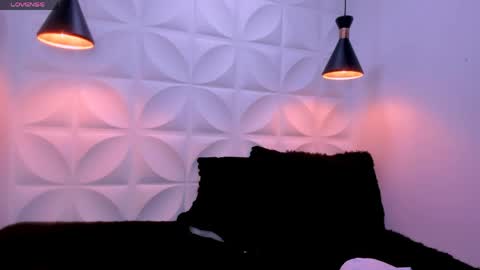eimy online show from May 15, 1:40 pm