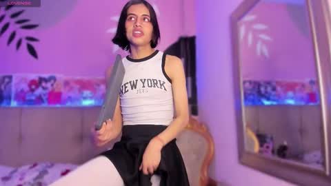 Snapshot of eimyflorian chatting on November 3, 2:07 pm Eimyflorian online show from November 3, 2:07 pm