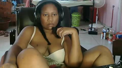 Eirondra Valeen online show from April 26, 3:10 pm