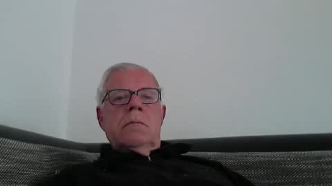 Snapshot of eisbaer1957 chatting on April 12, 6:07 am eisbaer1957 online show from April 12, 6:07 am