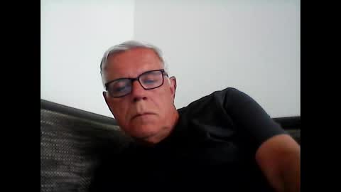 Snapshot of eisbaer1957 chatting on May 1, 1:26 pm eisbaer1957 online show from May 1, 1:26 pm